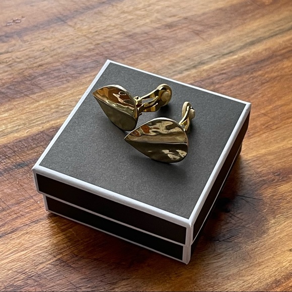 Vintage Givenchy Gold Plated Leaf Clip on Earrings. - Picture 5 of 10